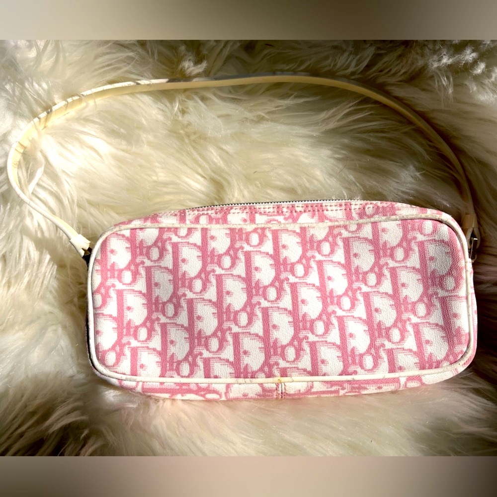 Dior By John Galliano 🎀💕✨ 👧
RARE ‼️
CHRISTIAN DIOR
Monogram Girly Pochette Pink - Picture 13 of 16